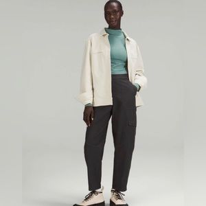 Lululemon Light Utilitech Cargo Pocket High-Rise Pant
Graphite Grey